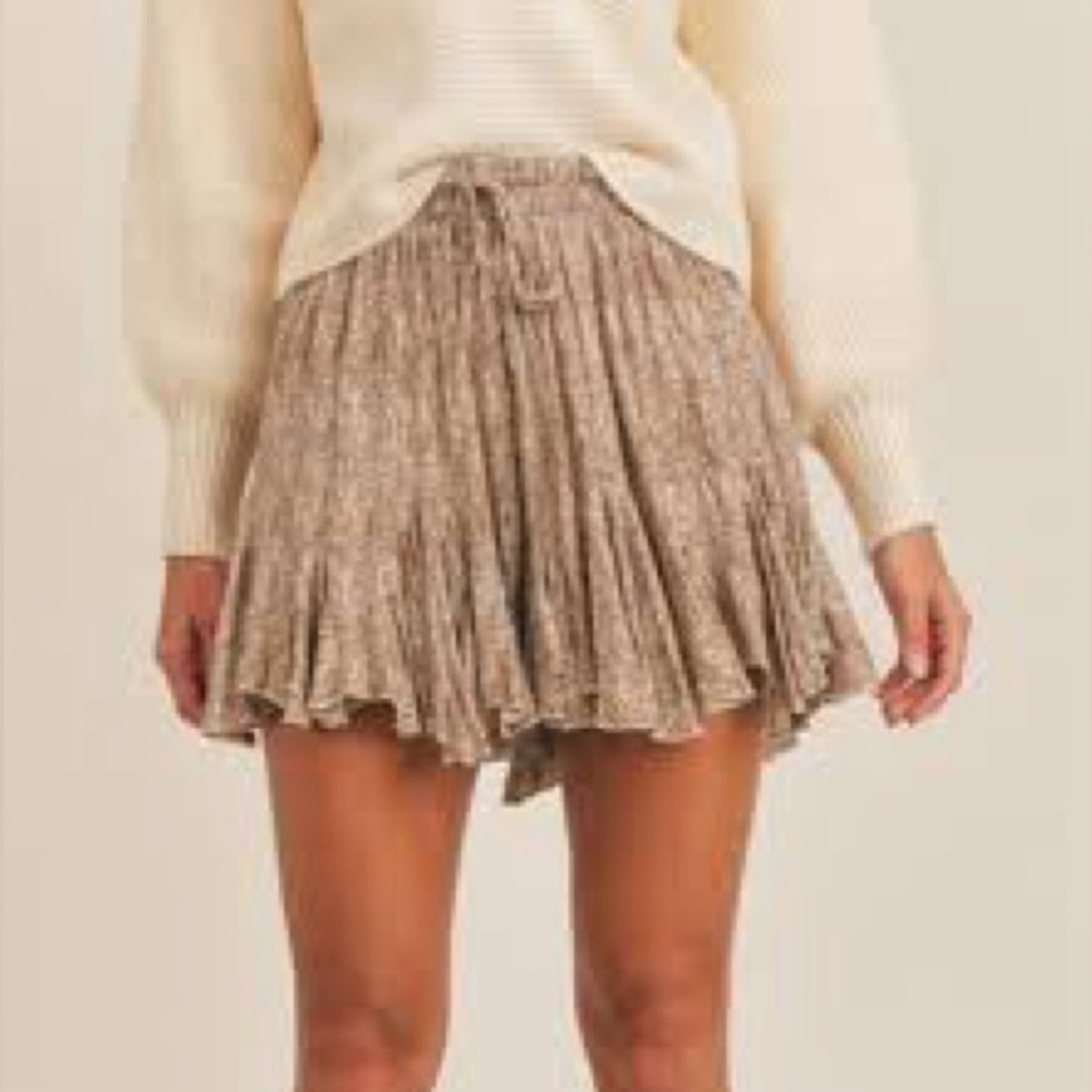 Aakaa Floral Design Mini Swing Skirt Womens Size M Lightweight Summer Vacay NWT